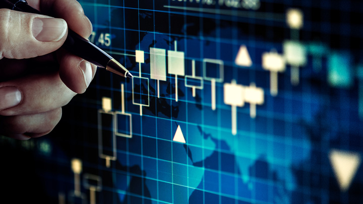 Un grafico al computer indica sul sito BNL BNP Paribas come anticipare i crediti commerciali con il finanziamento flussi.