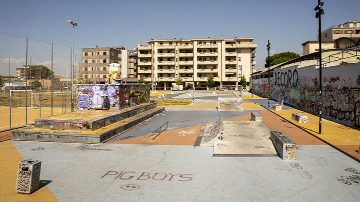 Fotografia da lontano del quartiere Macrolotto Zero a Prato